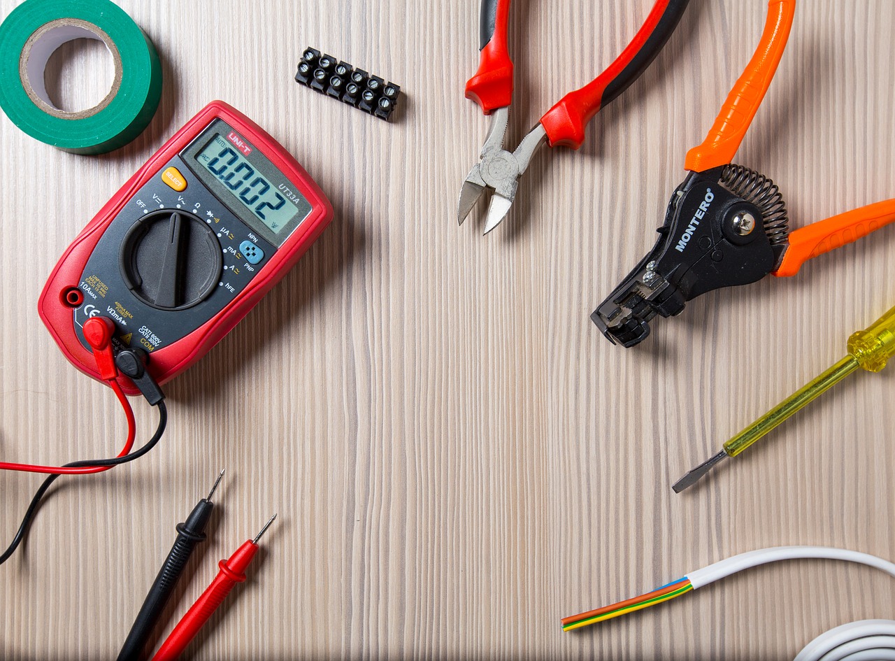 Ten Tools That Every Electrician Needs